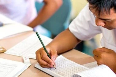 AAA Ground School Training Siswa AAA mengikuti pelatihan teori penerbangan di kelas
