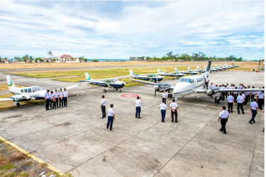 Siswa AAA Academy di area apron Kampus Bandara Iba setelah kegiatan penerbangan